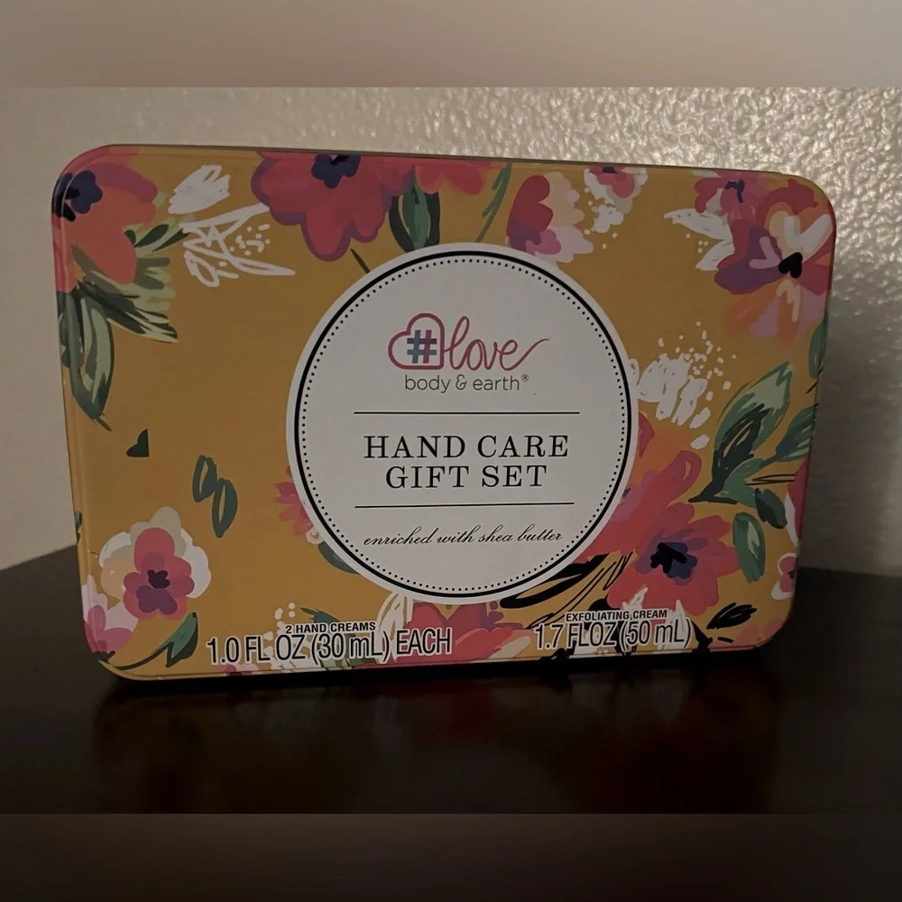 Love Body & Earth Hand Care Gift Set Shea Almond Peony Spa Trio